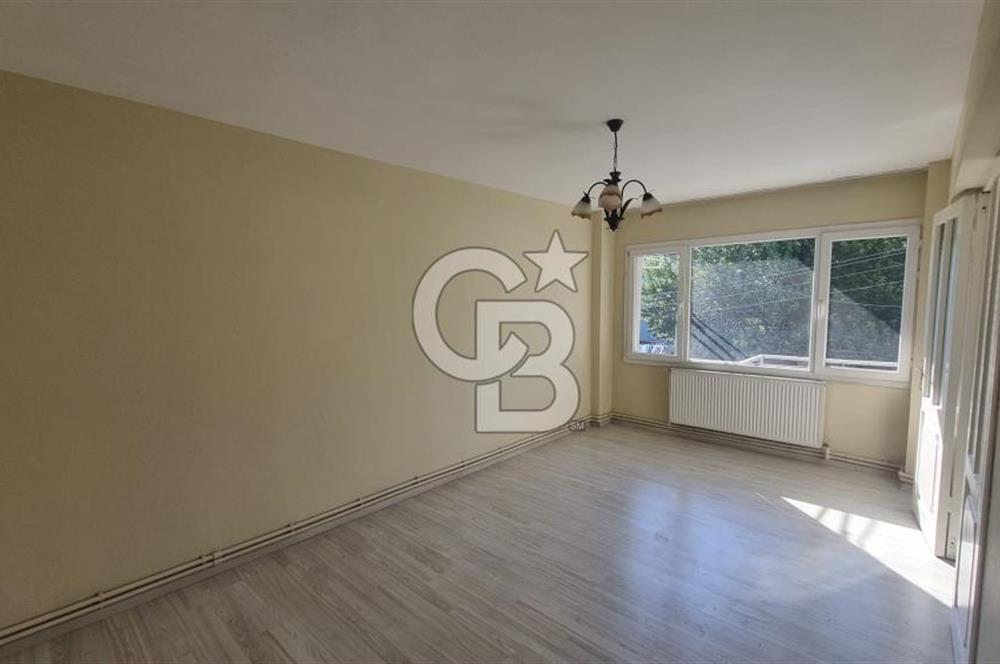 Eskiizmir Caddesi üzerinde pazaryerine yakın kiralık 4+1 daire