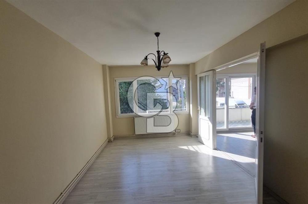 Eskiizmir Caddesi üzerinde pazaryerine yakın kiralık 4+1 daire