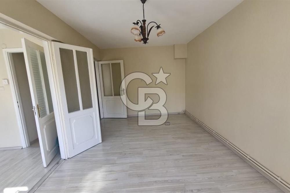 Eskiizmir Caddesi üzerinde pazaryerine yakın kiralık 4+1 daire
