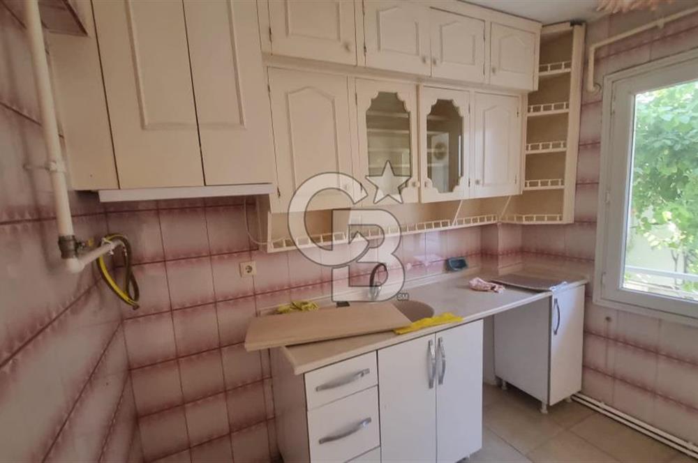 Eskiizmir Caddesi üzerinde pazaryerine yakın kiralık 4+1 daire