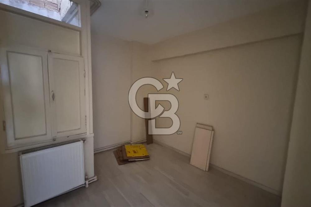 Eskiizmir Caddesi üzerinde pazaryerine yakın kiralık 4+1 daire