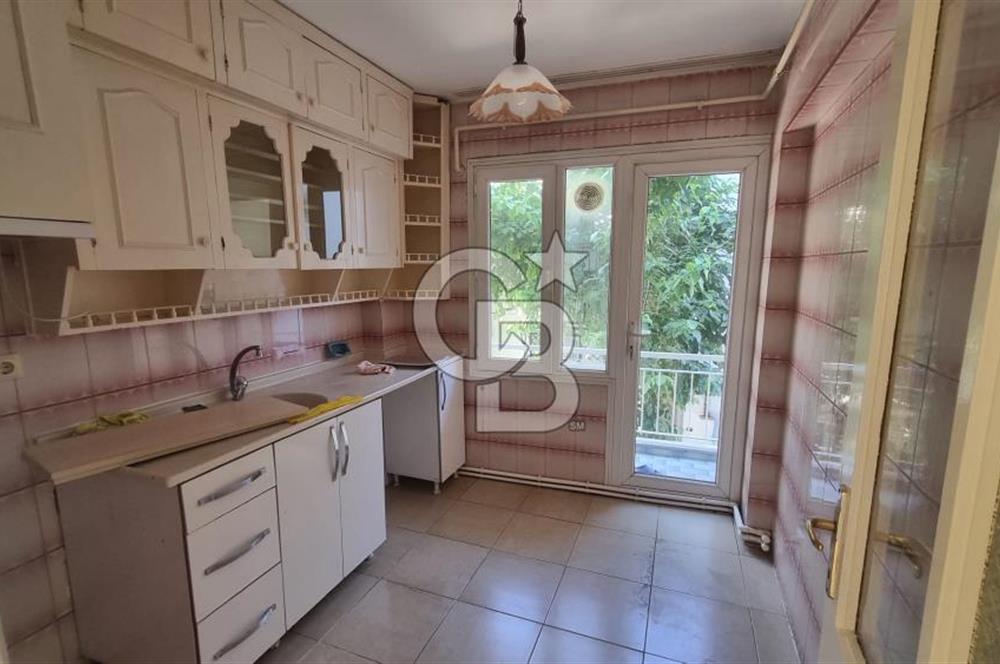 Eskiizmir Caddesi üzerinde pazaryerine yakın kiralık 4+1 daire