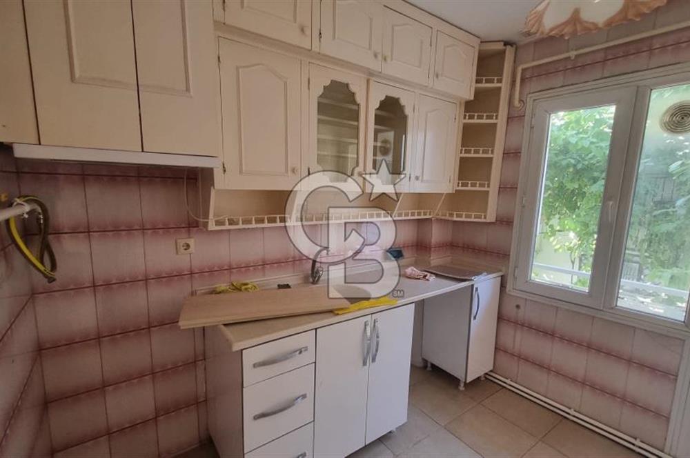Eskiizmir Caddesi üzerinde pazaryerine yakın kiralık 4+1 daire