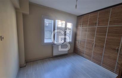 Eskiizmir Caddesi üzerinde pazaryerine yakın kiralık 4+1 daire
