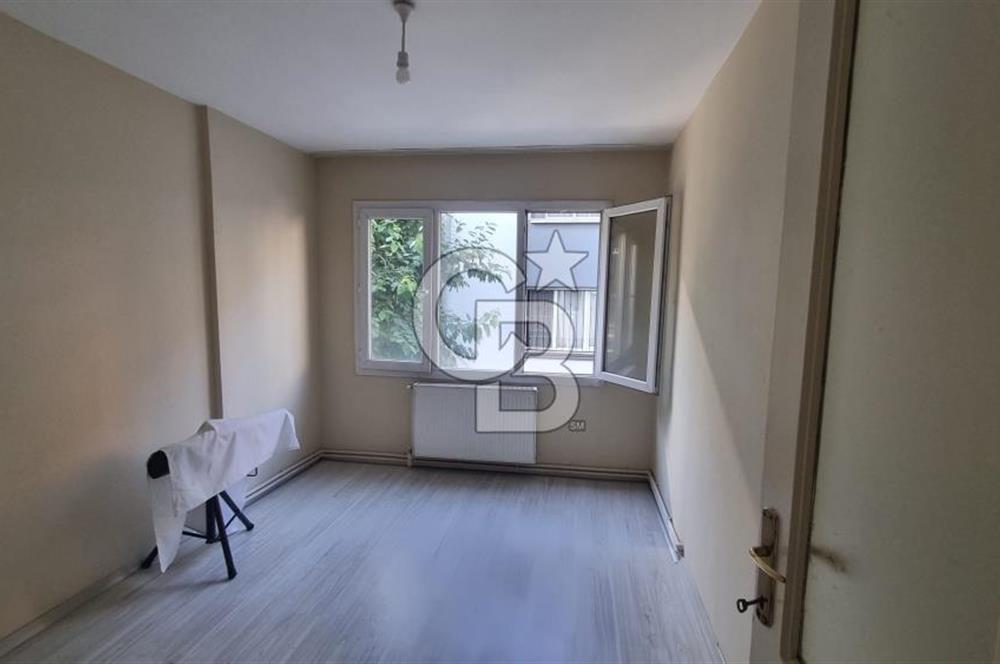Eskiizmir Caddesi üzerinde pazaryerine yakın kiralık 4+1 daire