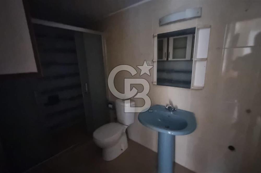 Eskiizmir Caddesi üzerinde pazaryerine yakın kiralık 4+1 daire