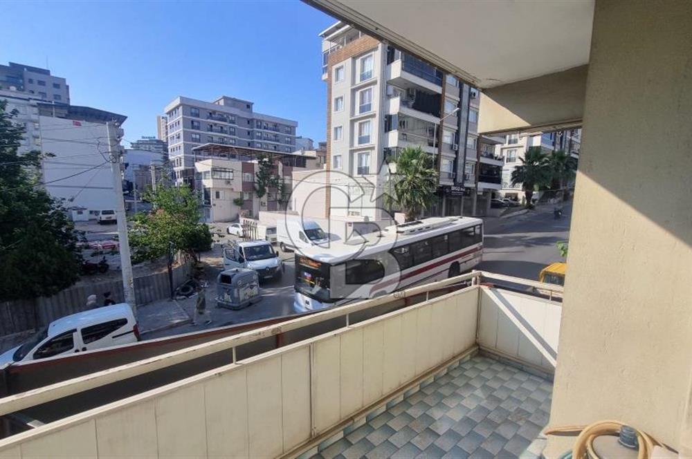 Eskiizmir Caddesi üzerinde pazaryerine yakın kiralık 4+1 daire