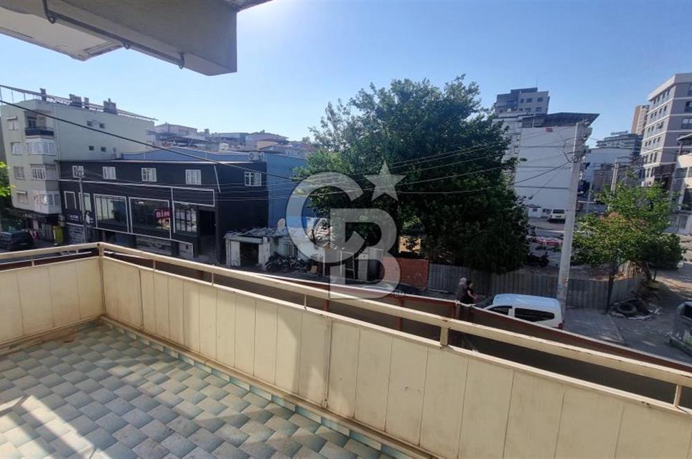 Eskiizmir Caddesi üzerinde pazaryerine yakın kiralık 4+1 daire