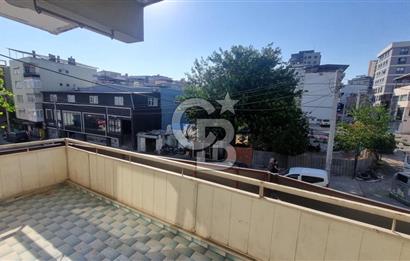 Eskiizmir Caddesi üzerinde pazaryerine yakın kiralık 4+1 daire