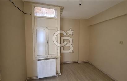 Eskiizmir Caddesi üzerinde pazaryerine yakın kiralık 4+1 daire