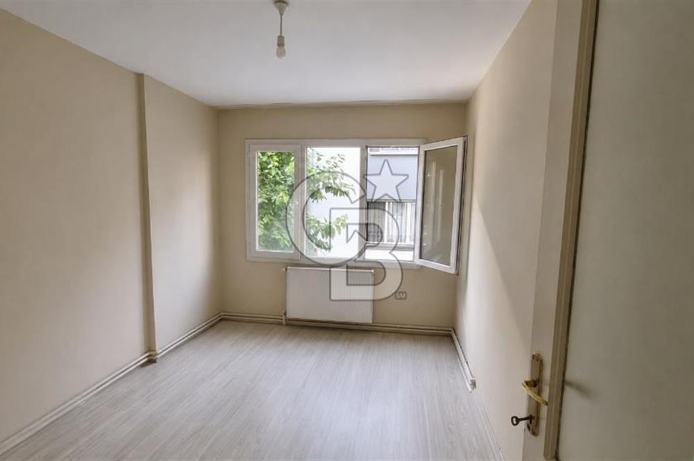 Eskiizmir Caddesi üzerinde pazaryerine yakın kiralık 4+1 daire