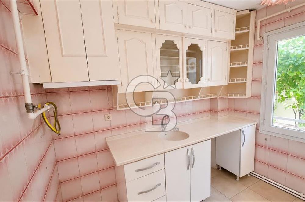 Eskiizmir Caddesi üzerinde pazaryerine yakın kiralık 4+1 daire