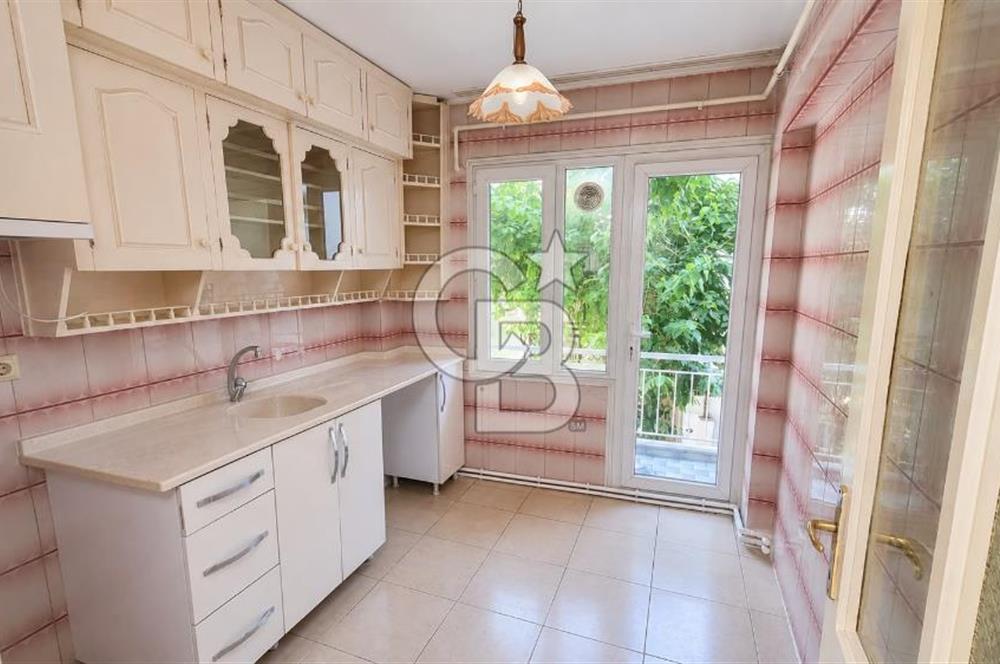 Eskiizmir Caddesi üzerinde pazaryerine yakın kiralık 4+1 daire