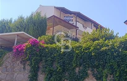 Çeşme Germiyan 'da Panoramik Deniz Manzaralı Satılık Dubleks