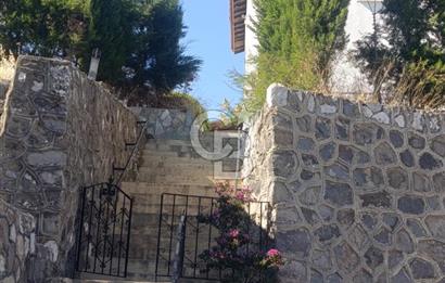 Çeşme Germiyan 'da Panoramik Deniz Manzaralı Satılık Dubleks