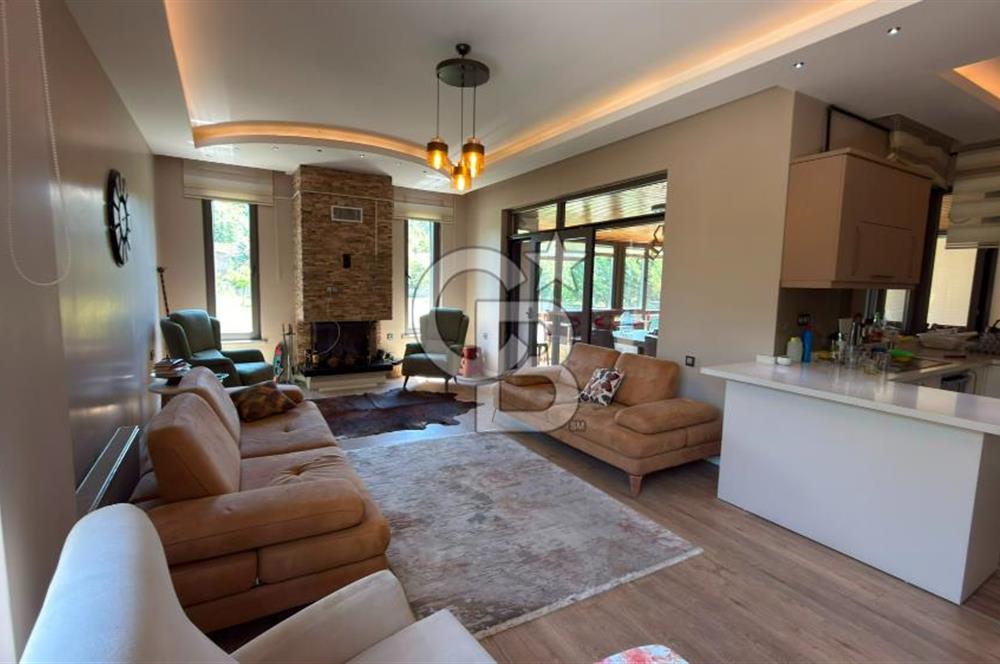 BAHÇELİEVLER MÜSTAKİL 1500 M2 ARSA PAYINA SAHİP 5+1 VİLLA