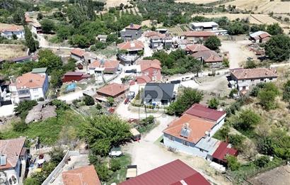 ÇANAKKALE KIZILKEÇİLİ KÖYÜNDE SATILIK BAHÇELİ KARGİR EV