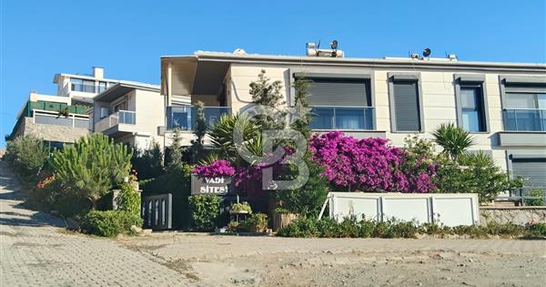 SEFERİHİSAR VADİ SİTESİNDE 2+1 DENİZ MANZARALI SATILIK DAİRE - 355750