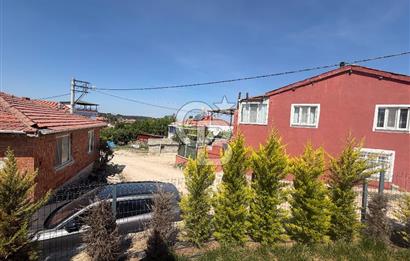 ÇANAKKALE KIZILKEÇİLİ KÖYÜNDE SATILIK BAHÇELİ KARGİR EV