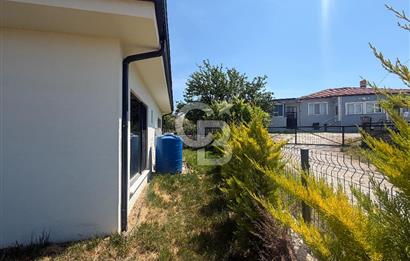 ÇANAKKALE KIZILKEÇİLİ KÖYÜNDE SATILIK BAHÇELİ KARGİR EV