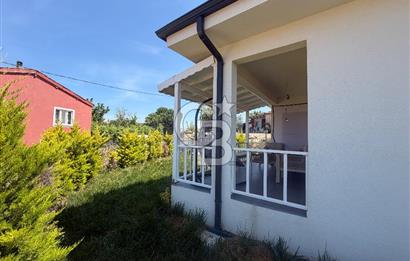 ÇANAKKALE KIZILKEÇİLİ KÖYÜNDE SATILIK BAHÇELİ KARGİR EV