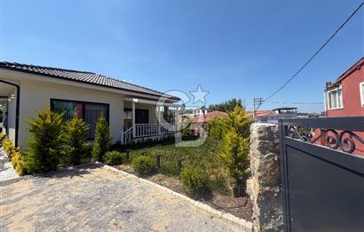 ÇANAKKALE KIZILKEÇİLİ KÖYÜNDE SATILIK BAHÇELİ KARGİR EV