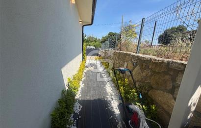 ÇANAKKALE KIZILKEÇİLİ KÖYÜNDE SATILIK BAHÇELİ KARGİR EV