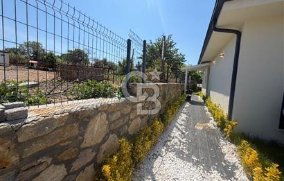 ÇANAKKALE KIZILKEÇİLİ KÖYÜNDE SATILIK BAHÇELİ KARGİR EV