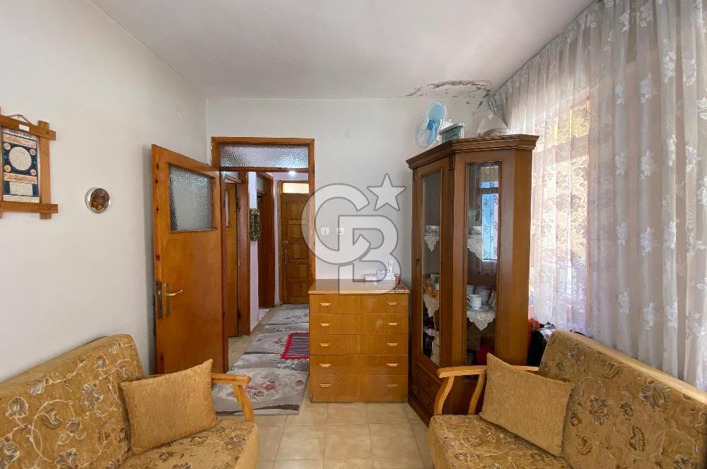 ALTINOLUK MERKEZ’DE DENİZE 200 METRE MESAFEDE SATILIK 2+1 DAİRE