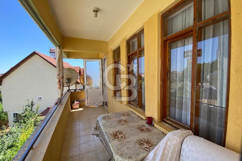 ALTINOLUK MERKEZ’DE DENİZE 200 METRE MESAFEDE SATILIK 2+1 DAİRE