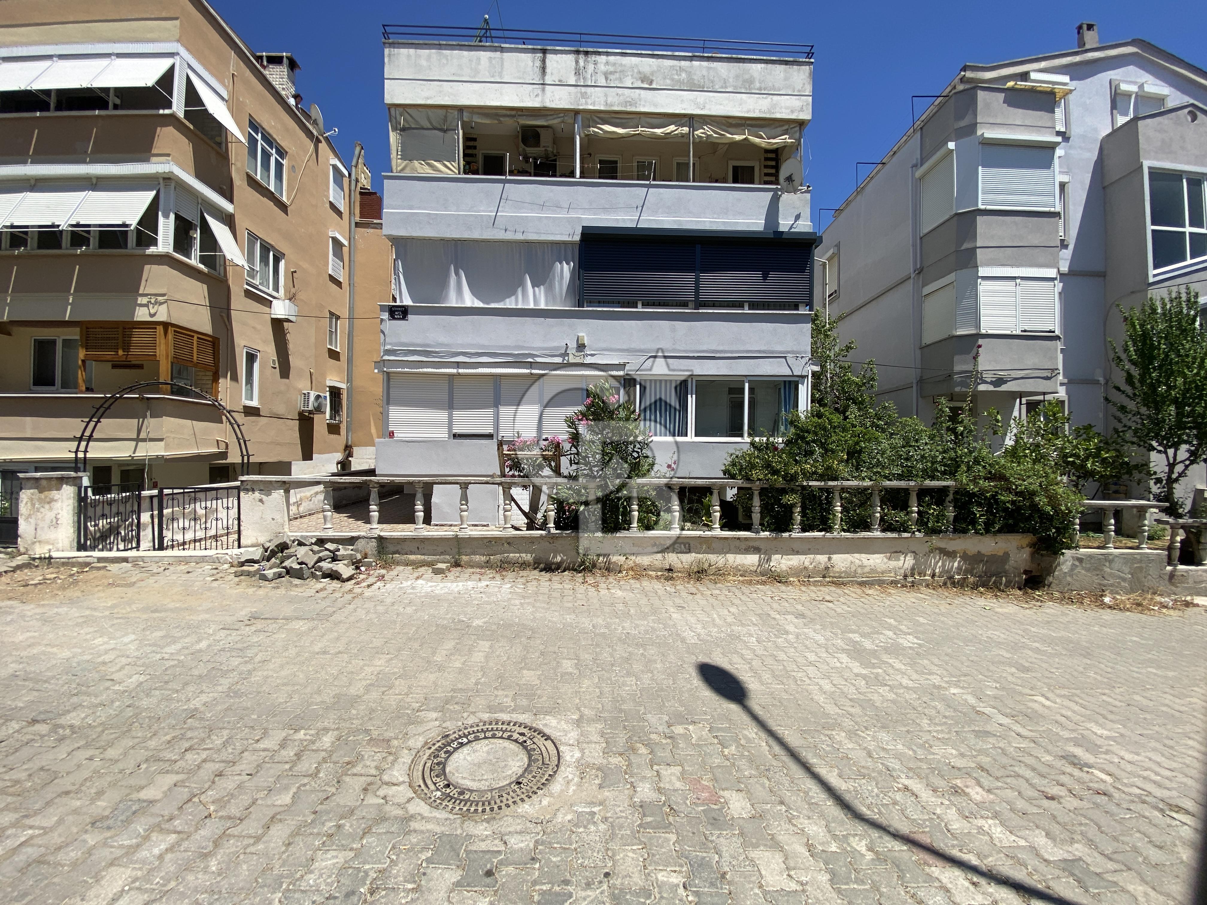 ALTINOLUK MERKEZ’DE DENİZE 200 METRE MESAFEDE SATILIK 2+1 DAİRE