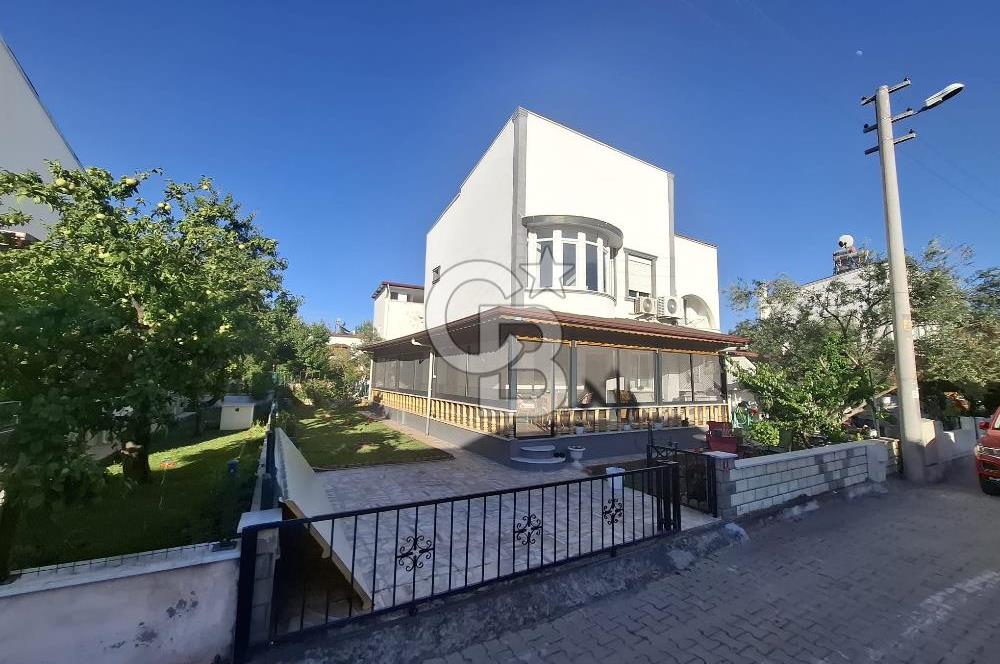 BURHANİYE İMKO TATİL SİTESİNDE İÇİ YAPILI DOĞALGAZLI 4+1 VİLLA