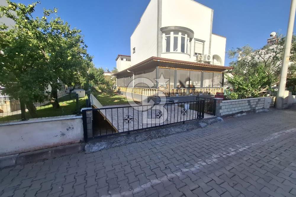 BURHANİYE İMKO TATİL SİTESİNDE İÇİ YAPILI DOĞALGAZLI 4+1 VİLLA