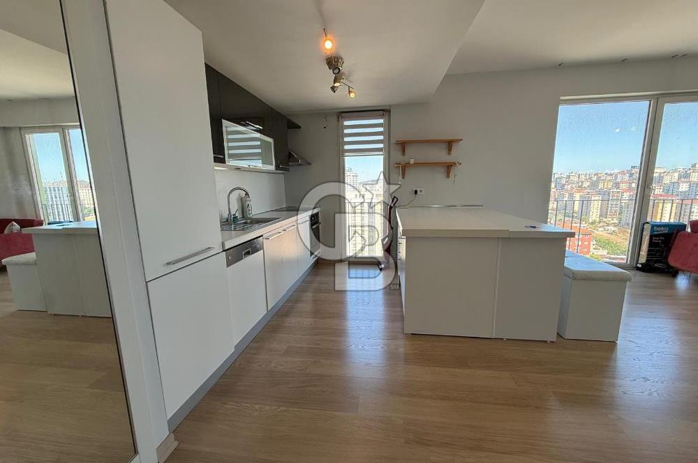 Şerifali Sarissa Sitesi'nde Geniş, Eşyalı 1+1 Kiralık Daire