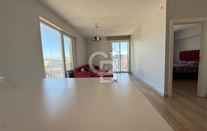 Şerifali Sarissa Sitesi'nde Geniş, Eşyalı 1+1 Kiralık Daire