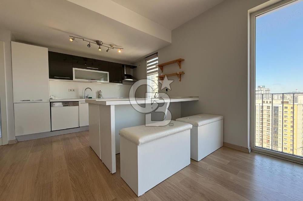 Şerifali Sarissa Sitesi'nde Geniş, Eşyalı 1+1 Kiralık Daire