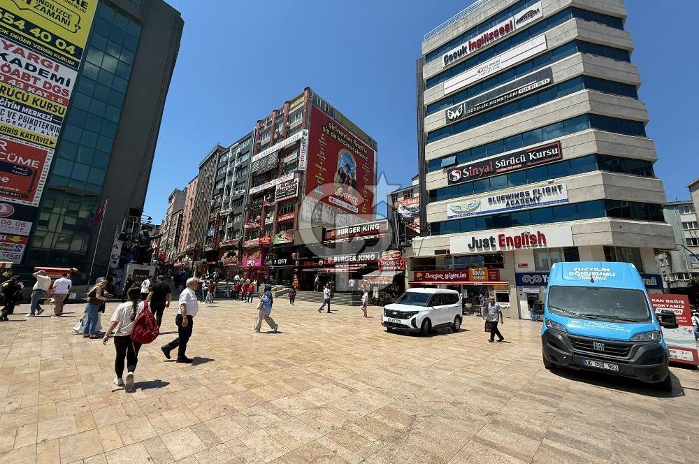 Şirinevler Meydan İş Merkezi'nde Temiz, Kiralık Büro Ofis