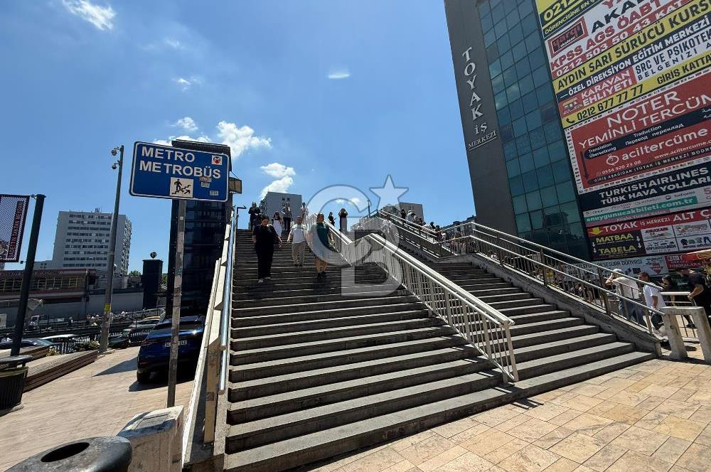 Şirinevler Meydan İş Merkezi'nde Temiz, Kiralık Büro Ofis
