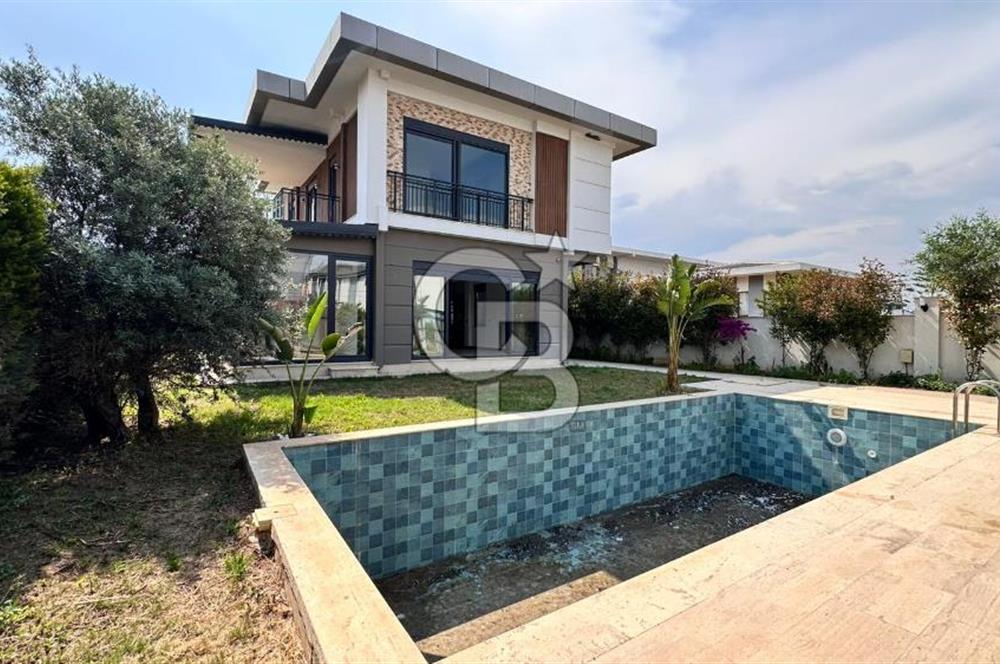 SATILIK LÜKS VİLLA