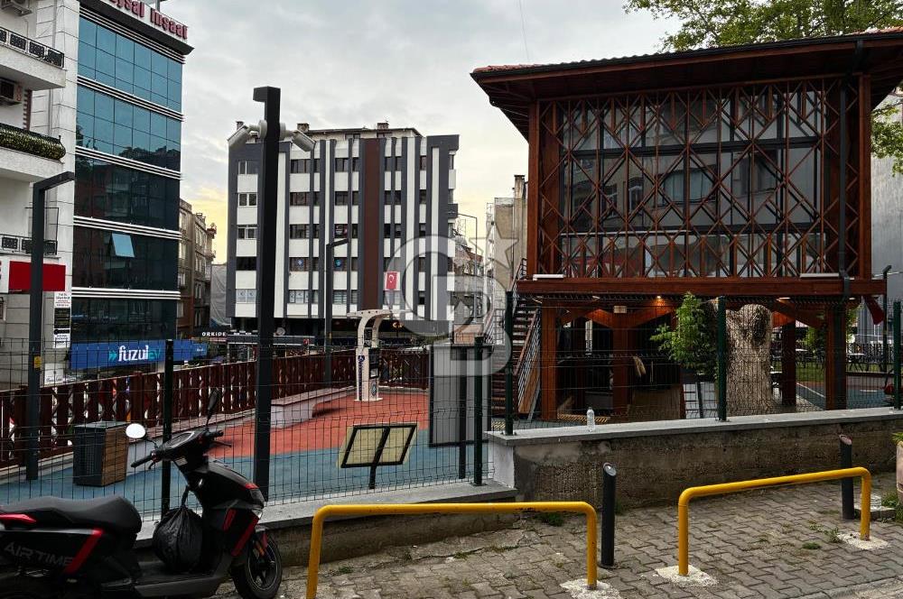MEYDANDA SATILIK PRESTİJLİ TİCARİ MÜLK