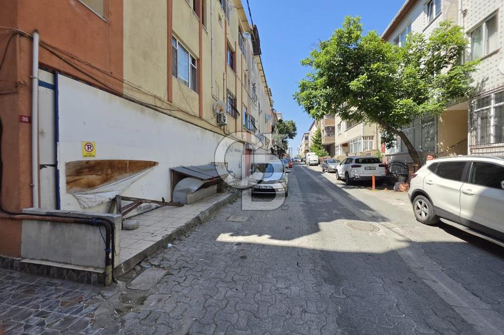 ATAŞEHİR KAYIŞDAĞI AKYAZI CADDESİ'NDE KAT MÜLKİYETLİ SATILIK  950 m² GENİŞ TİCARİ DÜKKAN