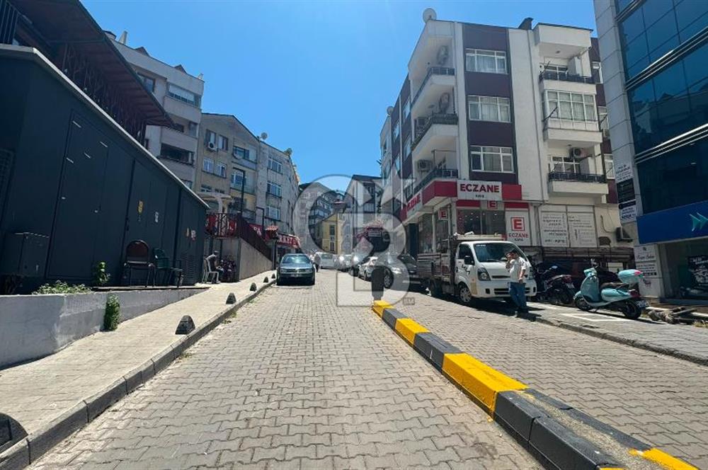 MEYDANDA SATILIK PRESTİJLİ TİCARİ MÜLK