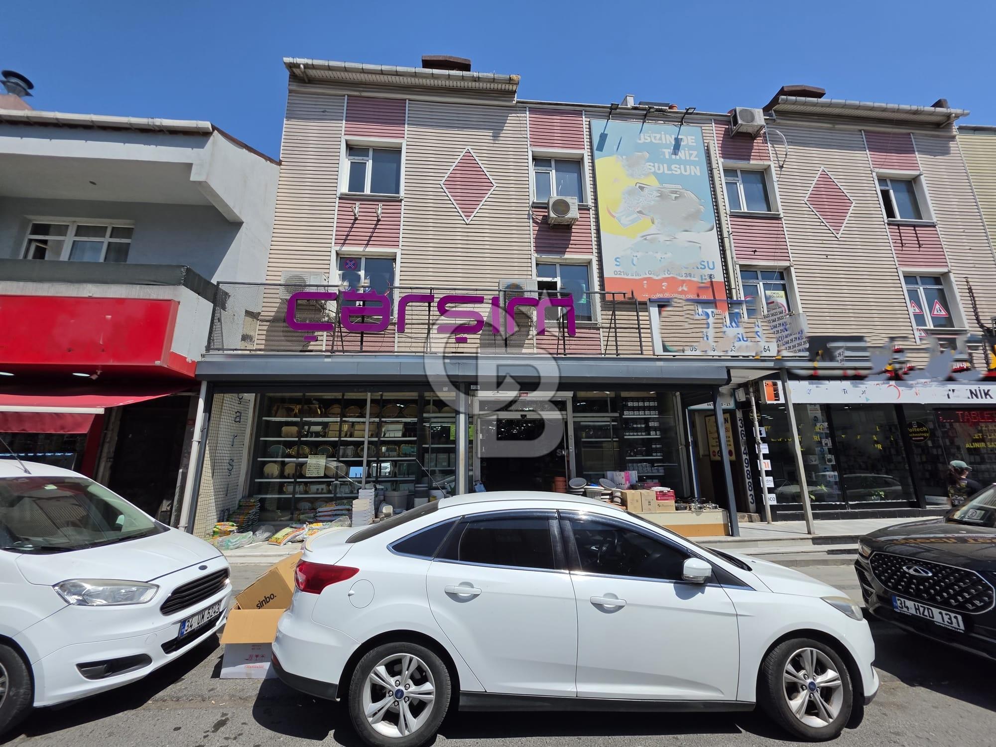 ATAŞEHİR KAYIŞDAĞI AKYAZI CADDESİ'NDE KAT MÜLKİYETLİ SATILIK  950 m² GENİŞ TİCARİ DÜKKAN