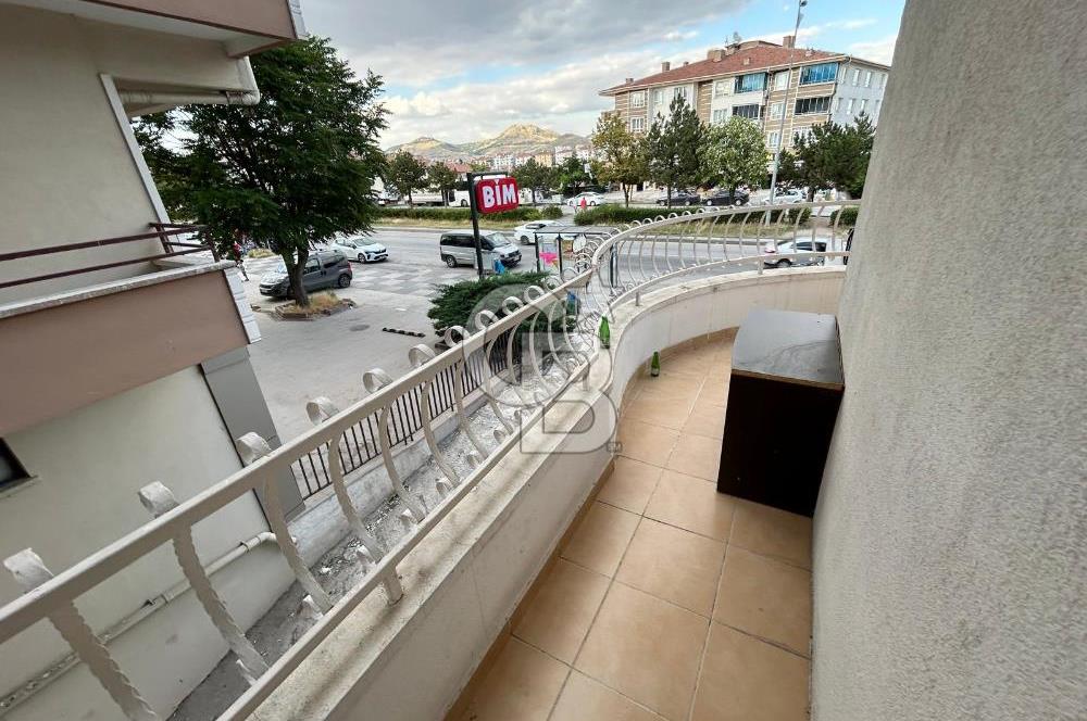 NATOYOLU CADDE ÜZERİ OFİS İÇİN UYGUN SATILIK 3+1 DAİRE