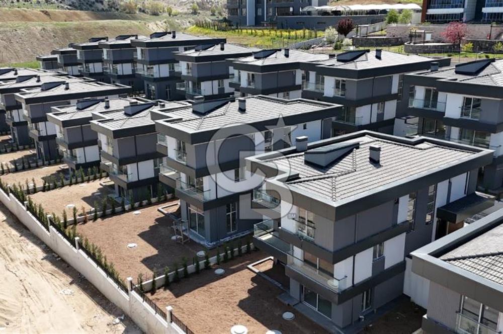 ALACAATLI MAH. SAKA VİLLA SİTESİNDE SATILIK 6+2 VİLLA