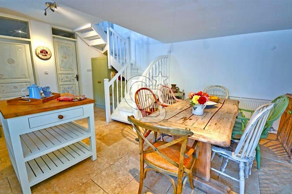 BODRUM DEREKÖY' de MÜSTAKİL HAVUZLU MÜŞTEMİLATLI ÇİFTLİK EVİ