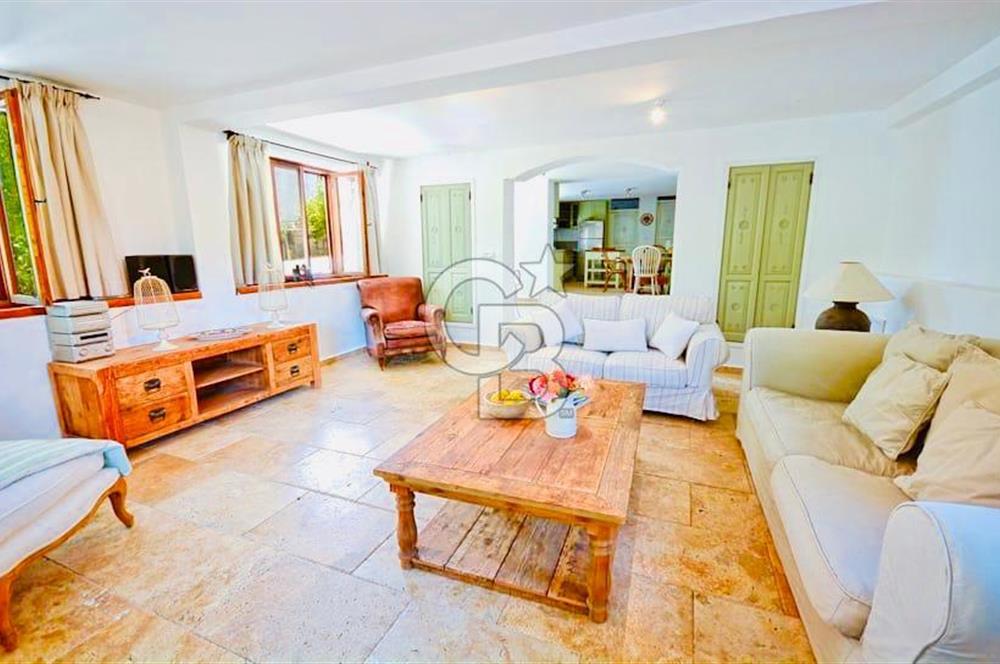 BODRUM DEREKÖY' de MÜSTAKİL HAVUZLU MÜŞTEMİLATLI ÇİFTLİK EVİ