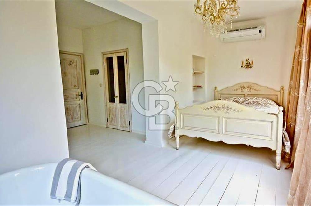 BODRUM DEREKÖY' de MÜSTAKİL HAVUZLU MÜŞTEMİLATLI ÇİFTLİK EVİ