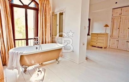 BODRUM DEREKÖY' de MÜSTAKİL HAVUZLU MÜŞTEMİLATLI ÇİFTLİK EVİ
