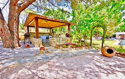 BODRUM DEREKÖY' de MÜSTAKİL HAVUZLU MÜŞTEMİLATLI ÇİFTLİK EVİ